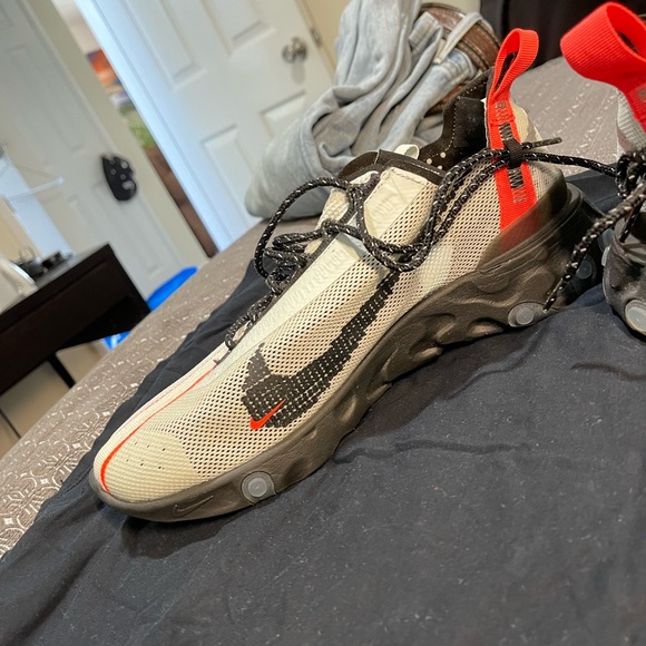 Nike React Runner ISPA
Ghost Aqua Total Crimson - Picture 4 of 10